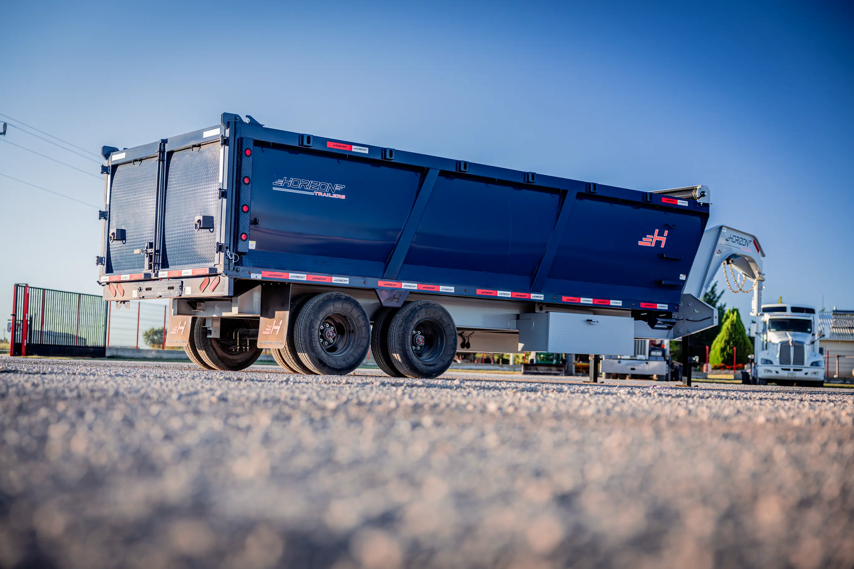 horizon trailers img
